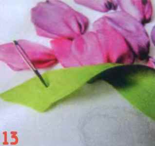 «Тюльпаны» вышитые лентами